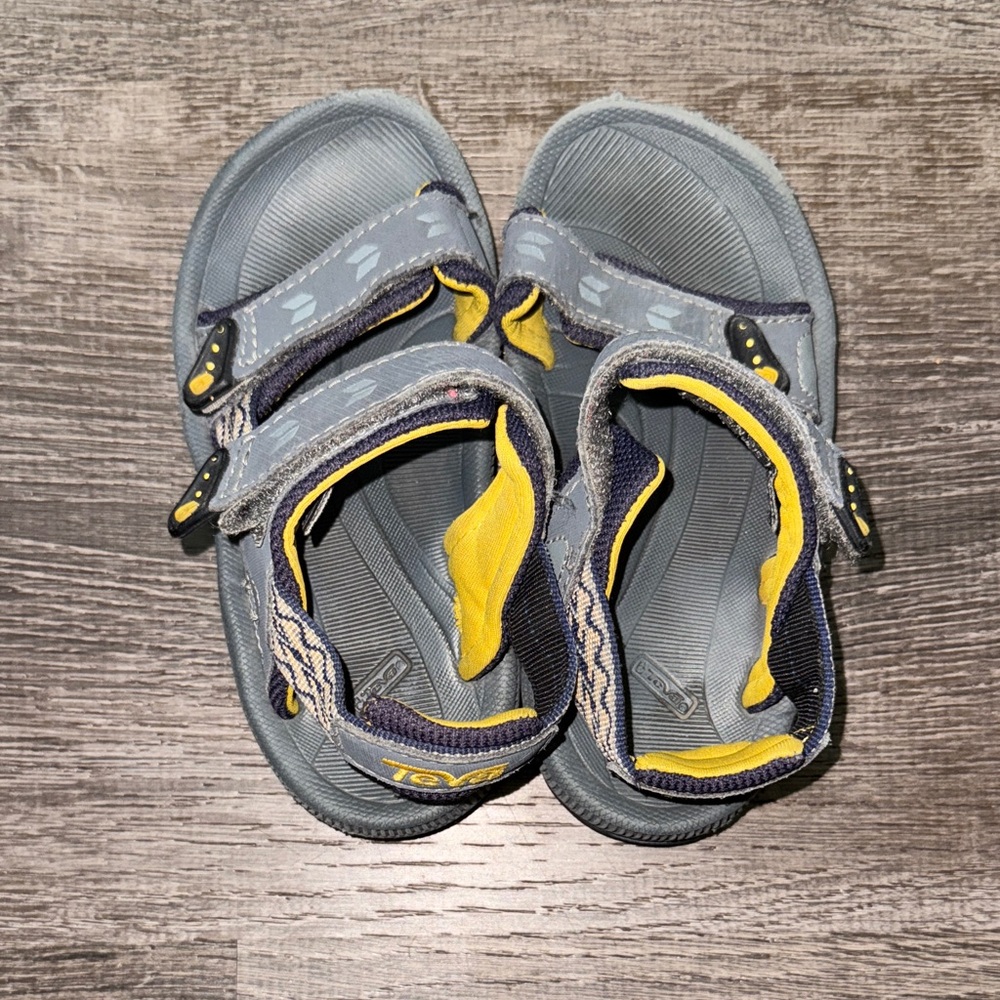 Teva Kids' strap on sandals size 9
